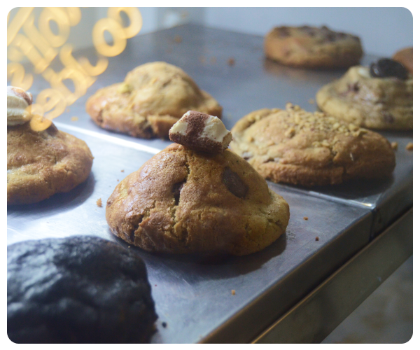 Cookies artesanais da Wolf's na bancada